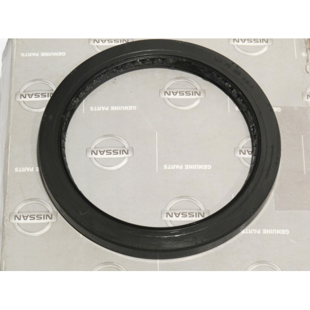 USZCZELNIACZ WAŁU KORBOWEGO TYŁ PATROL Y60 Y61 2.8